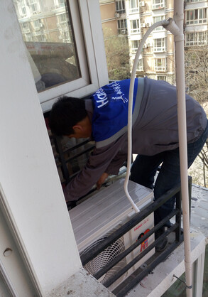 所以上午预约后安装师傅在当天中午就到了我家.