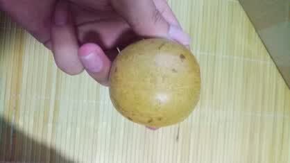 泡开之后非常清香,味道也很甘甜,罗汉果是我国特有的珍贵葫芦科植物