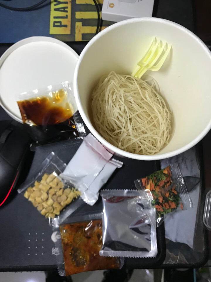 江小红酸辣粉整箱6桶装红薯粉丝正宗重庆风味夜宵方便粗粉条网红杯装米线速食酸辣粉丝 135g*2桶（试吃装）怎么样，好用吗，口碑，心得，评价，试用报告,第6张