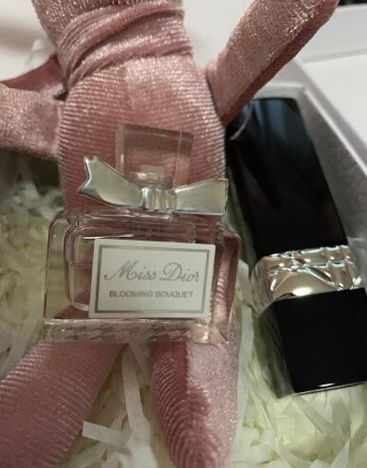 【专柜正品】迪奥（Dior）口红套装礼盒装999金属/滋润女士唇膏烈艳蓝金 生日礼物 【迪奥 999#哑光传奇正红】赠专柜礼盒礼袋怎么样，好用吗，口碑，心得，评,第3张