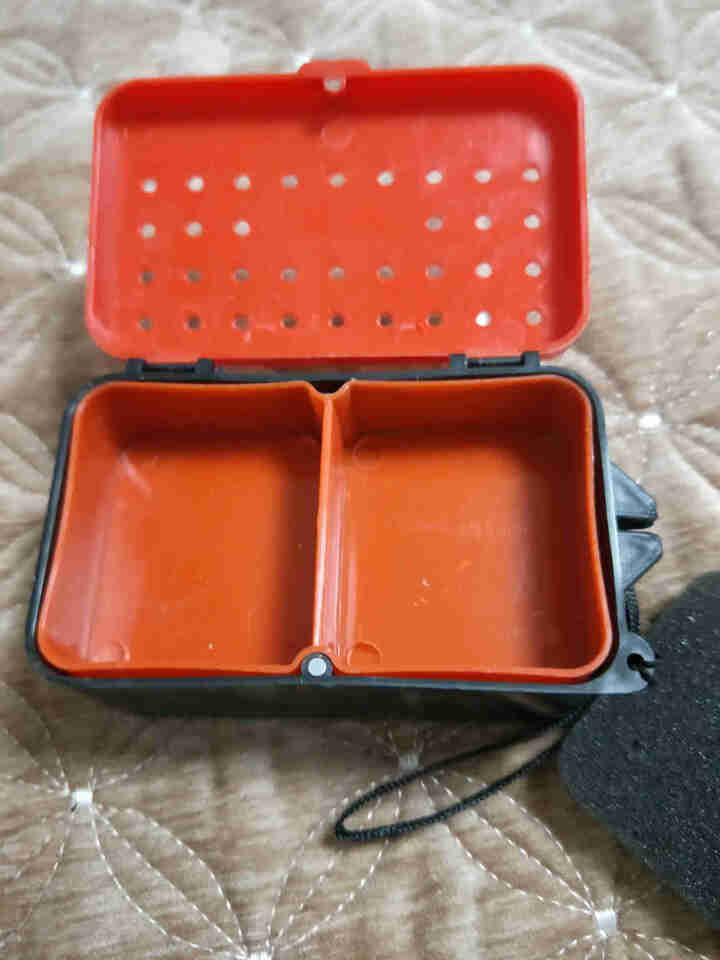 鲸阁蚯蚓盒红虫盒多功能活饵盒保湿透气配件盒精致保鲜渔具盒饵料盒