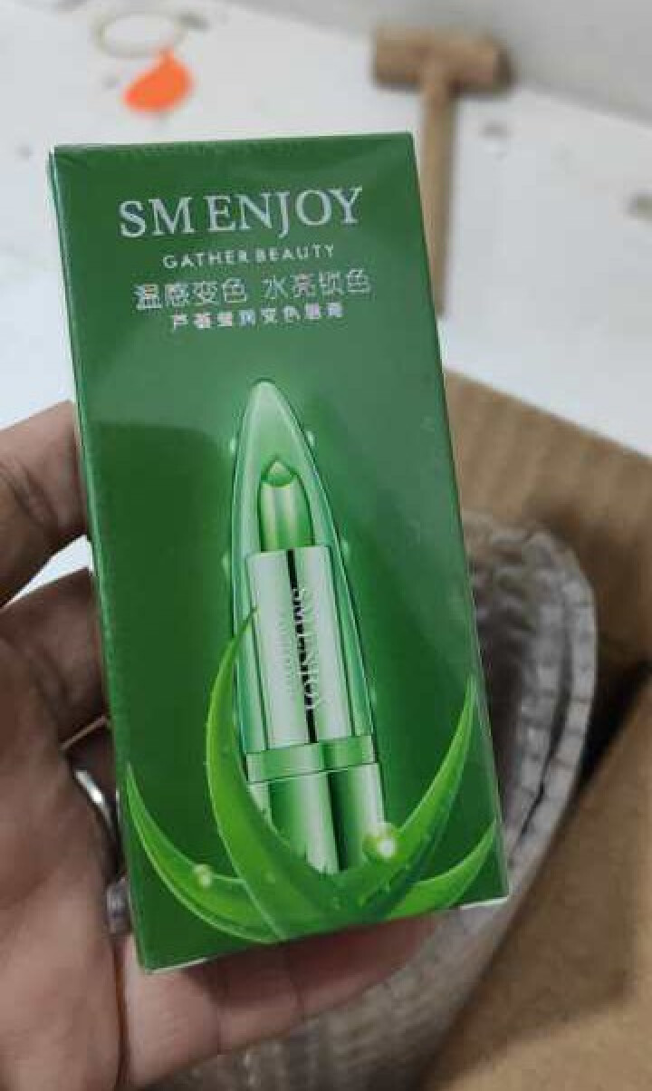 健美创研正品 芦荟莹润变色唇膏唇彩 淡化唇纹保湿裸色护唇膏 果冻口红防水滋润持久着色保湿不易掉色女士 倾城大红怎么样，好用吗，口碑，心得，评价，试用报告,第4张