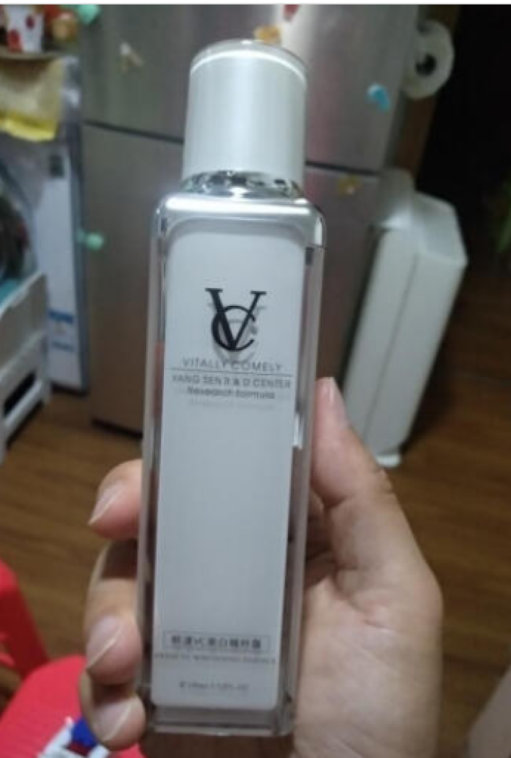 VC 美白精粹露100ml爽肤水化妆水护肤水美白补水去黄提亮肤色毛孔收缩水 美白精粹露100ml怎么样，好用吗，口碑，心得，评价，试用报告,第3张