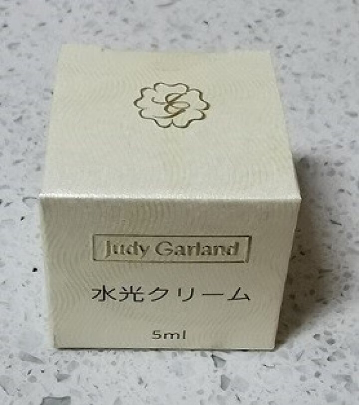 日本 朱迪加兰（Judy Garland）水光全效面霜修护补水保湿抗皱面霜女 5g旅行装怎么样，好用吗，口碑，心得，评价，试用报告,第2张