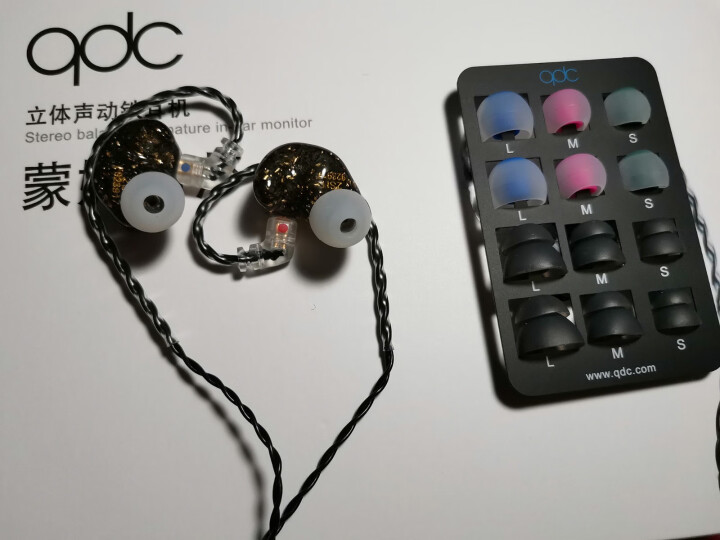 QDC 蒙娜丽莎入耳式hifi耳机 手机通话耳机 运动音乐耳机mmcx0.78mm双插针耳机线 蒙娜丽莎标配版怎么样，好用吗，口碑，心得，评价，试用报告,第4张