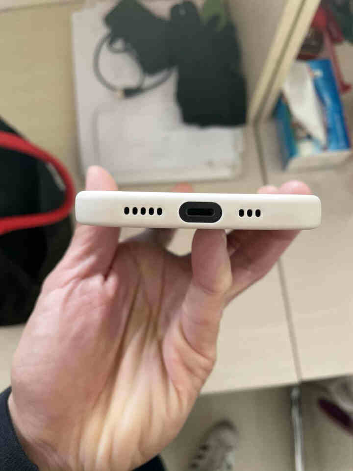 云粼 苹果12手机壳iPhone12pro液态硅胶12max镜头全包摄像头保护套12promax防摔 苹果12【古董白+钢化膜+挂绳】怎么样，好用吗，口碑，心得,第4张