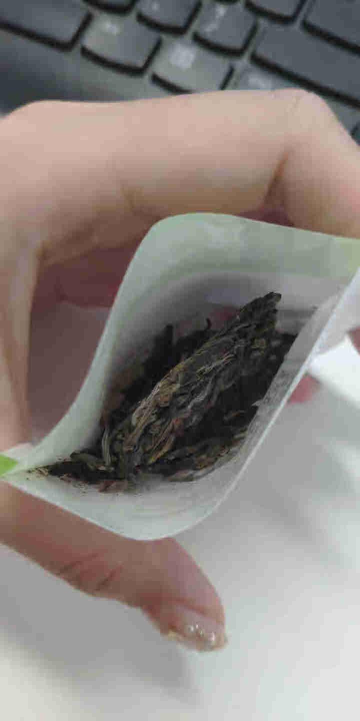 云南临沧智德鸿昌饼身直撬茶便携式袋来系列普洱茶茶叶熟普生普8克 2020年 普洱馨 (生普) 8克/袋(便携式小袋装)怎么样，好用吗，口碑，心得，评价，试用报告,第4张