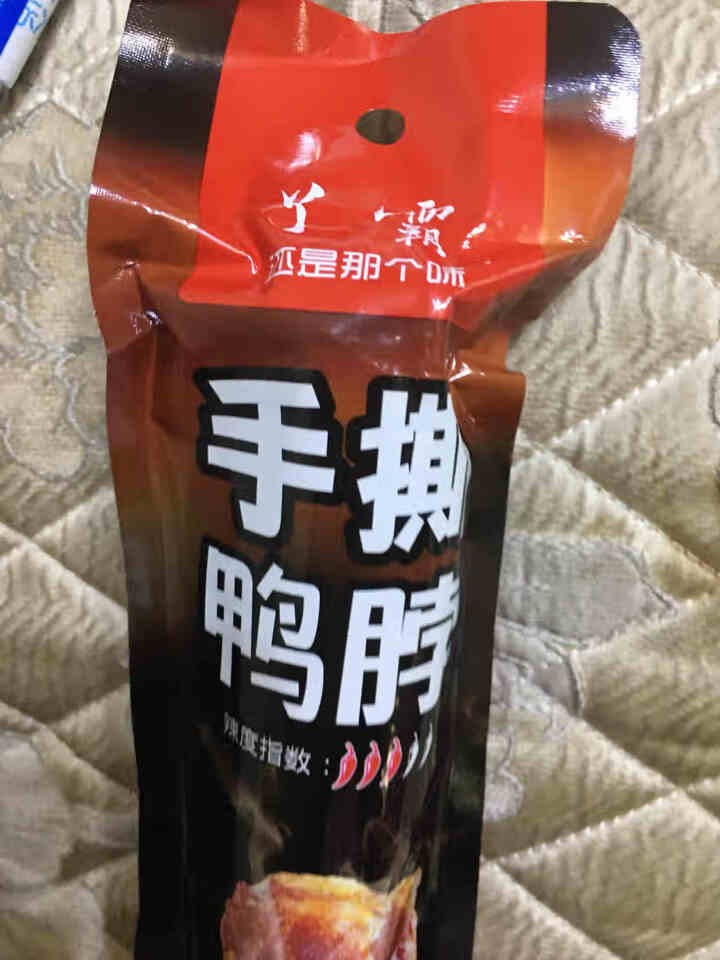 丫霸 手撕鸭脖 休闲零食小吃 下酒菜 一整根20cm鸭脖 真空包装 53g 经典香辣味53g怎么样，好用吗，口碑，心得，评价，试用报告,第3张