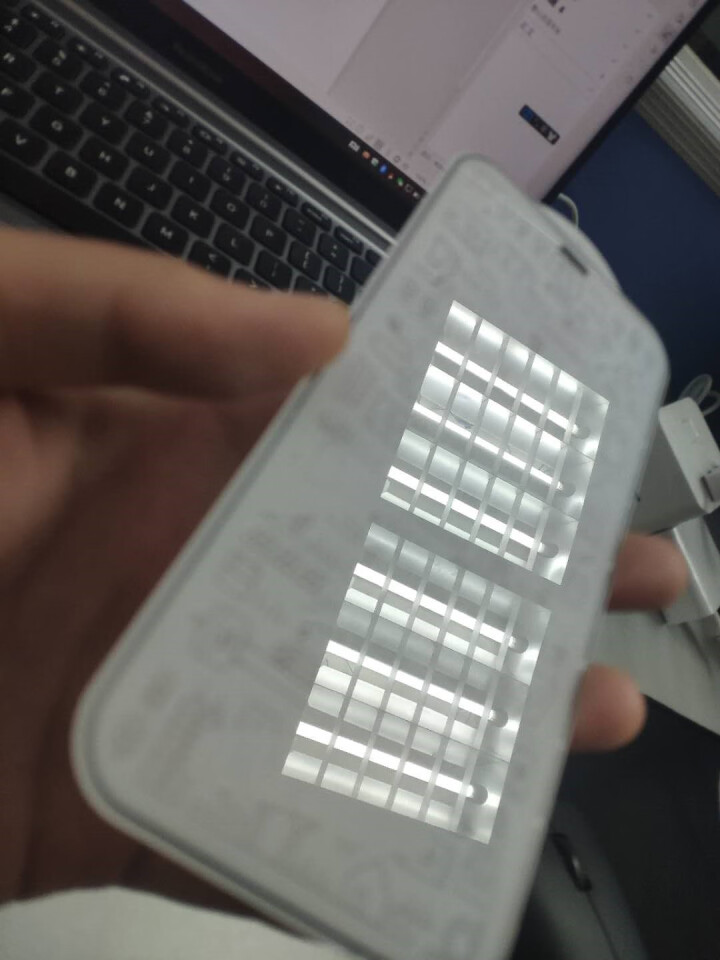 第一卫苹果12钢化膜iPhone12 Pro Max/mini全屏覆盖防指纹高清防刮防爆防窥手机贴膜 苹果12/12Pro宝石膜【一体防尘网丨买1贈1】怎么样，,第7张