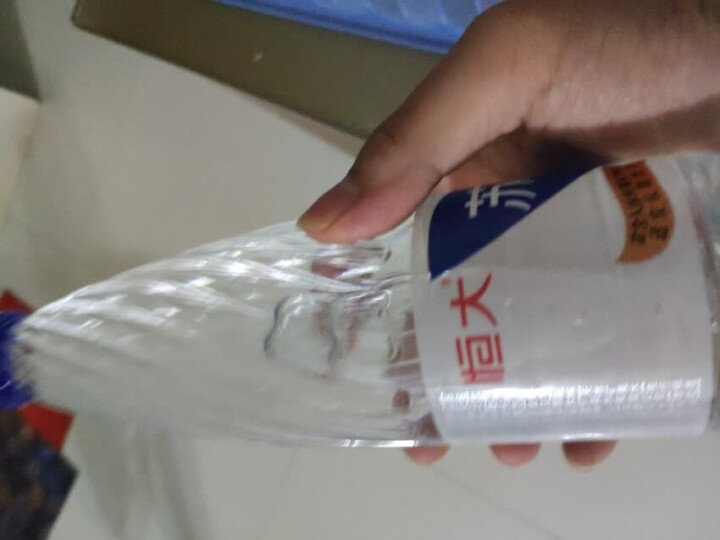 恒大 苏采天然矿泉水 饮用水 非纯净水 个性瓶身高颜值 500ml*1瓶（样品不售卖）怎么样，好用吗，口碑，心得，评价，试用报告,第3张