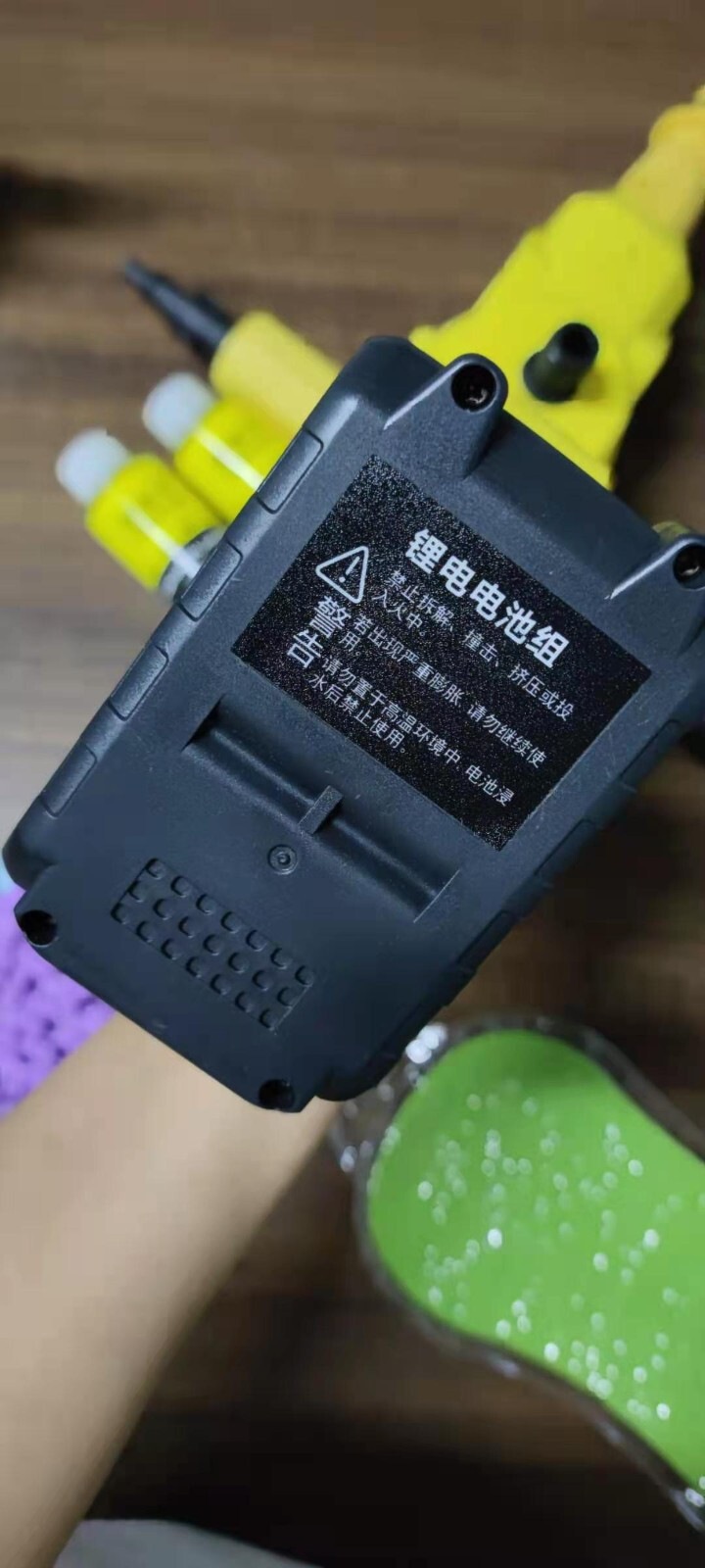 指南车多功能洗车机家用无线高压水枪清洗机12V24V锂电高压洗车神器水枪洗车泵 手提便携式洗刷车器 12V单电标准版+长短枪怎么样，好用吗，口碑，心得，评价，试,第5张