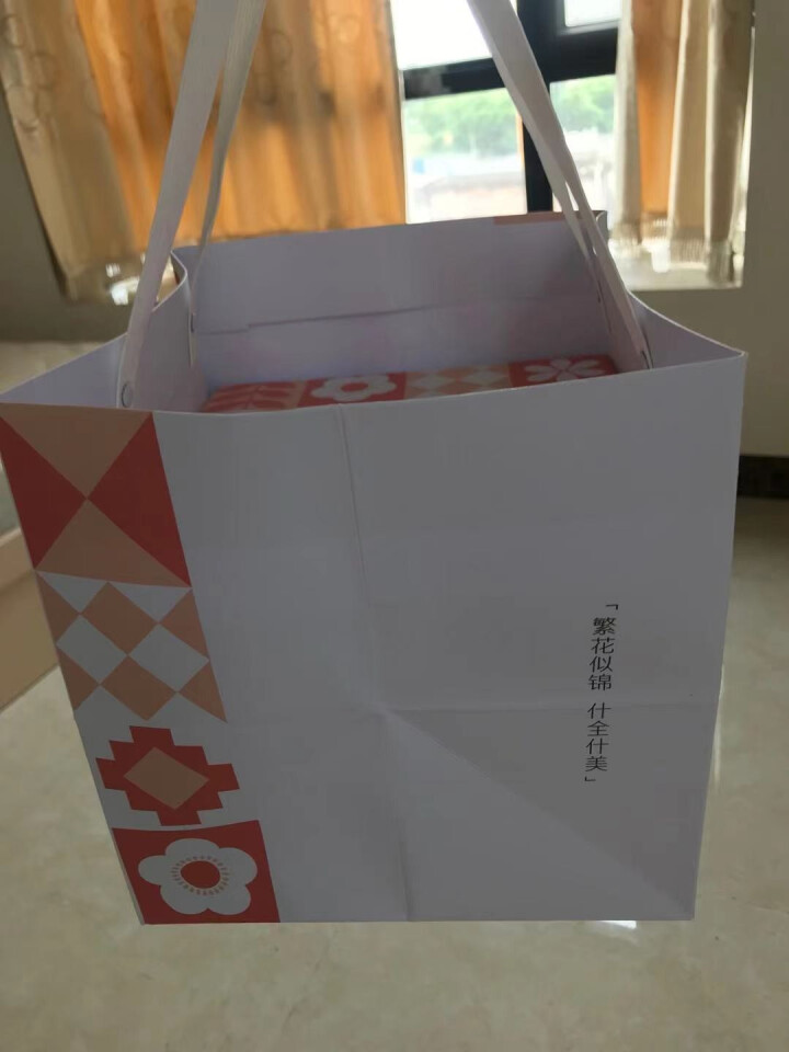 YOTIME 休闲零食糕点礼盒 蛋卷荷花酥牛轧糖糕点心休闲零食礼盒 点心礼盒 零食大礼包 节日礼物 繁花什锦礼盒怎么样，好用吗，口碑，心得，评价，试用报告,第2张