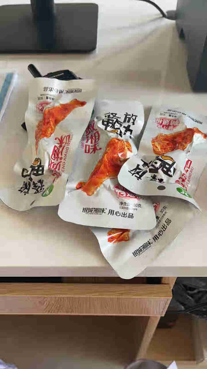 银城湘味酱汁鸭翅根烤小腿麻辣香辣卤味鸭肉零食湖南特产小包装300g 10包 香辣味怎么样，好用吗，口碑，心得，评价，试用报告,第4张