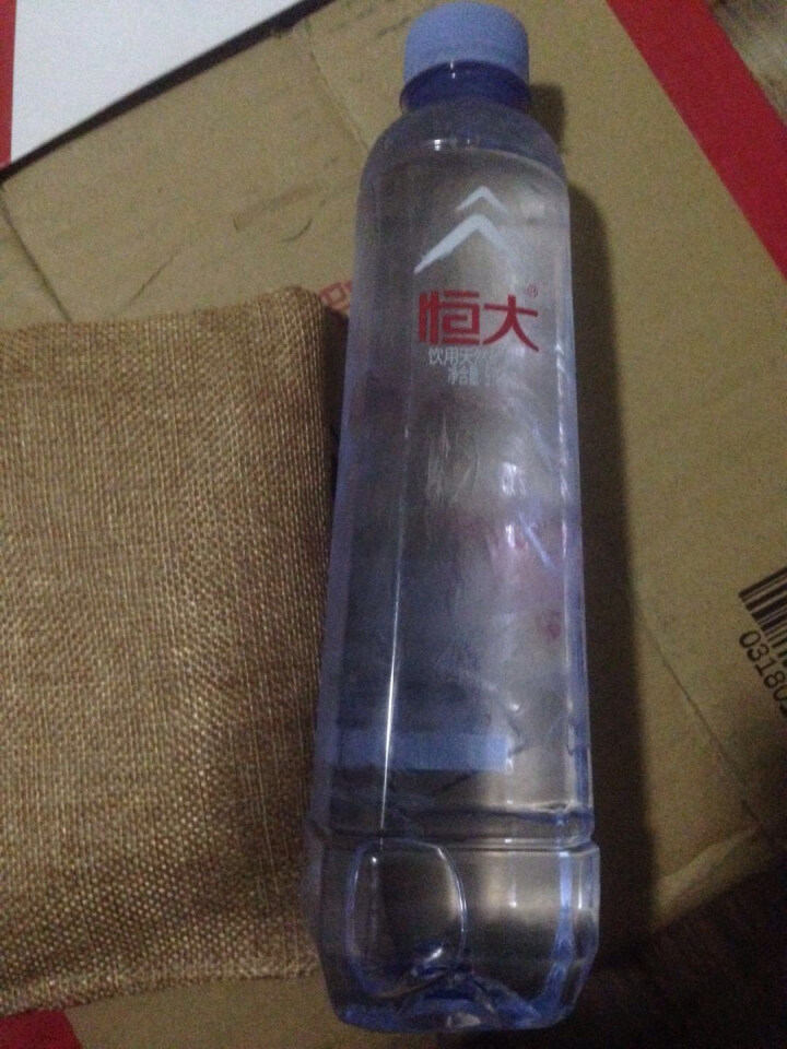 恒大 天然矿泉水 饮用水 瓶装水 非纯净水商务用水 570ml*1瓶（样品不售卖）怎么样，好用吗，口碑，心得，评价，试用报告,第2张