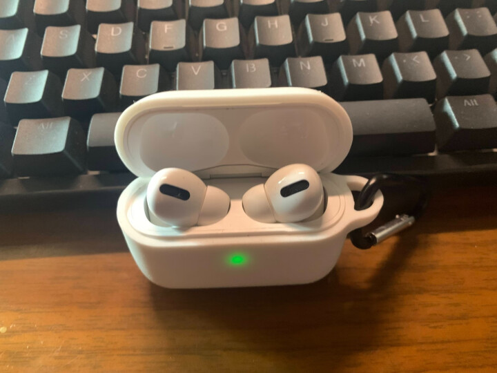 海尼锐 苹果耳机硅胶保护套AirPods Pro硅胶套超薄微磨砂防滑防摔壳带挂钩硅胶收纳盒 磨砂白【常规厚款带金属挂钩】怎么样，好用吗，口碑，心得，评价，试用报,第4张