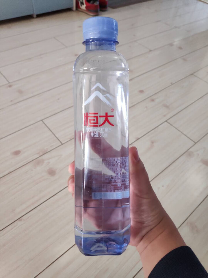 恒大 天然矿泉水 饮用水 瓶装水 非纯净水商务用水 570ml*1瓶（样品不售卖）怎么样，好用吗，口碑，心得，评价，试用报告,第3张