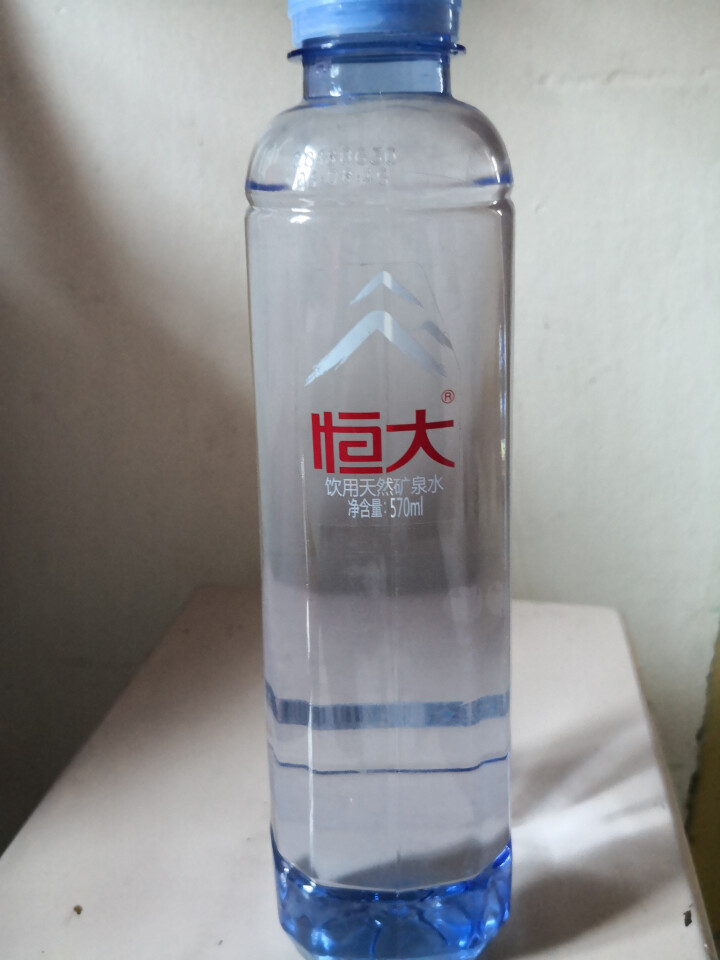 恒大 天然矿泉水 饮用水 瓶装水 非纯净水商务用水 570ml*1瓶（样品不售卖）怎么样，好用吗，口碑，心得，评价，试用报告,第2张