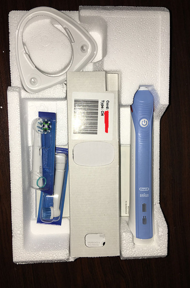 博朗 欧乐B（Oralb）P2000蓝 电动牙刷 3D声波震动成人充电式牙刷 清除牙渍 配EB17、EB50双刷头怎么样，好用吗，口碑，心得，评价，试用报告,第3张