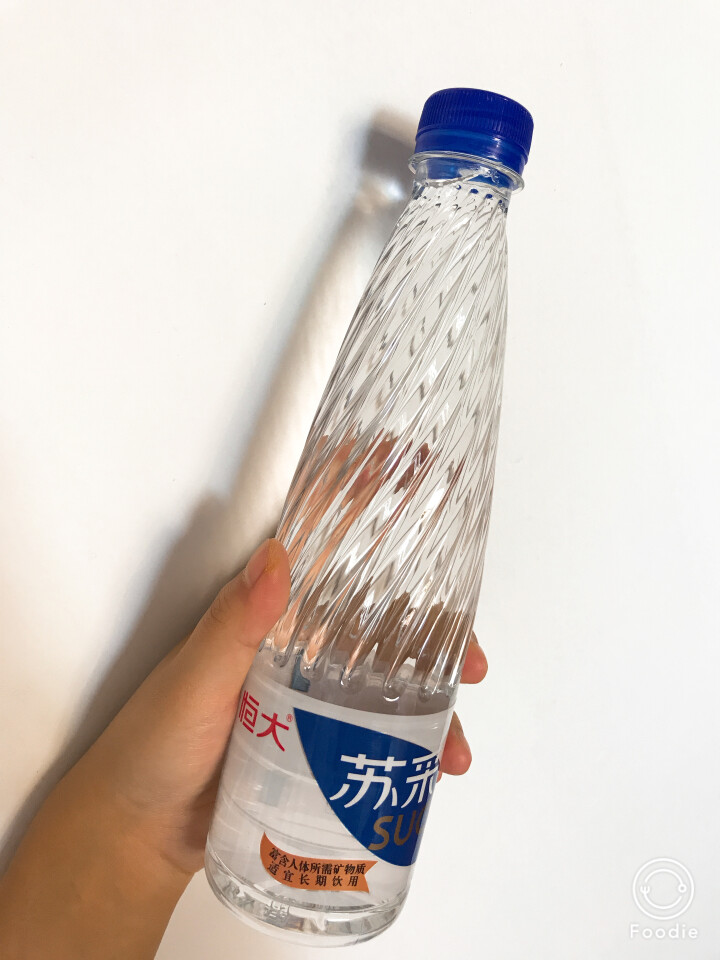 恒大 苏采天然矿泉水 饮用水 非纯净水 个性瓶身高颜值 500ml*1瓶（样品不售卖）怎么样，好用吗，口碑，心得，评价，试用报告,第2张