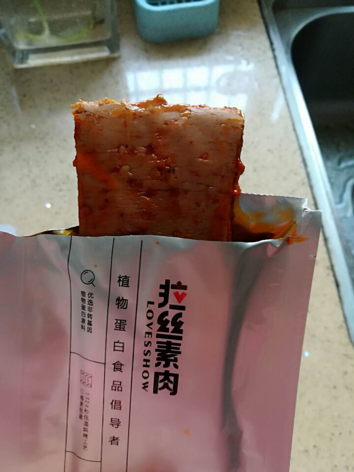 【麦吉美】拉丝素肉植物蛋白素肉轻食代餐网红休闲零食健身食品即食蛋白质食品独立小包装 39g*3包 凯蒂·麻辣味（粉色 盒装39g*3包）怎么样，好用吗，口碑，心,第4张