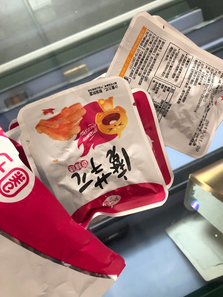 治铮 魔芋爽 素毛肚 办公室网红休闲零食辣条200g（10g*20袋）麻辣 香辣食品 香辣味怎么样，好用吗，口碑，心得，评价，试用报告,第3张