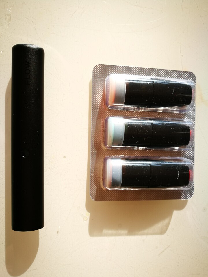 福禄flow 电子烟套装 雾化换弹小烟(1烟杆 3烟弹)磨砂黑怎么样,好用吗