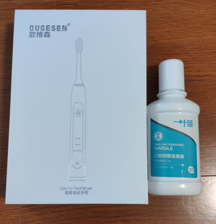 欧格森（OUGESEN）成人情侣声波电动牙刷（刷头*4）感应无线充电 亮白护齿杜邦软毛 防滑握柄 OGS9600 白色怎么样，好用吗，口碑，心得，评价，试用报告,第2张