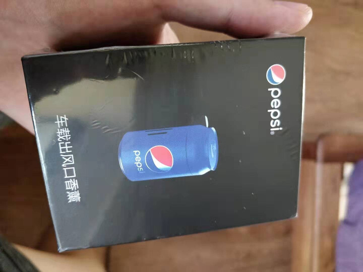 百事（pepsi）车载香水 汽车香水空调出风口车用香水饰品 汽车用品固体香薰 车上内除异味香膏棒 合金百事小可乐罐香薰,第2张