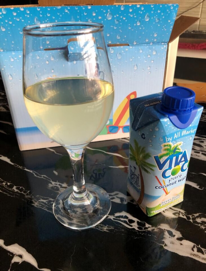 唯他可可（Vita Coco）天然椰子水进口NFC果汁饮料330ml*4瓶怎么样，好用吗，口碑，心得，评价，试用报告,第5张