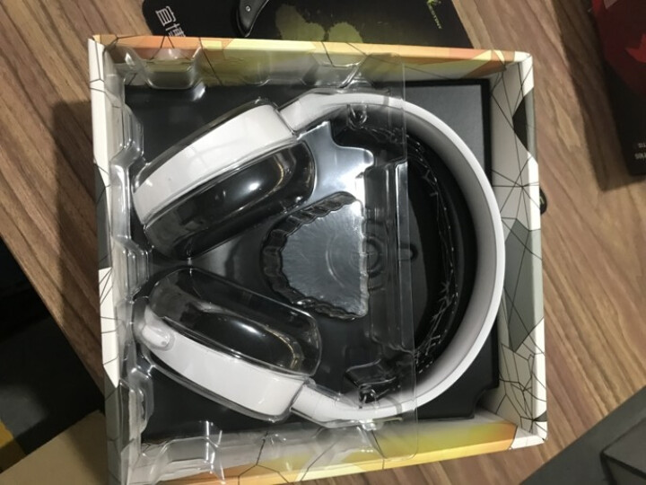 赛睿（SteelSeries）Arctis 寒冰 5 RGB灯光 绝地求生吃鸡利器 专业级麦克风 游戏耳机耳麦 白色怎么样，好用吗，口碑，心得，评价，试用报告,第3张