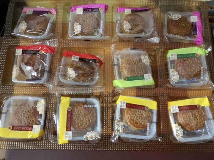 月饼礼盒 金苹果 广式传统月饼蛋黄莲蓉豆沙中秋节礼品月饼礼盒 团圆礼420g怎么样，好用吗，口碑，心得，评价，试用报告,第3张