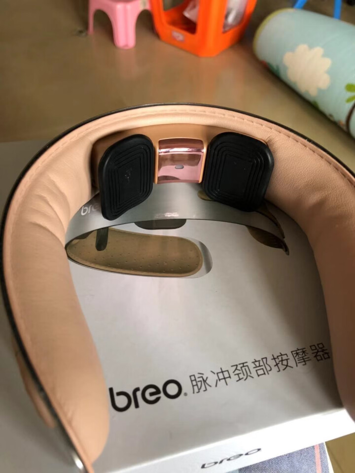 倍轻松（breo） 颈椎按摩器 颈部按摩仪 脖子牵引器 办公室护颈仪 热敷 富贵包 抖音同款充电便携怎么样，好用吗，口碑，心得，评价，试用报告,第5张