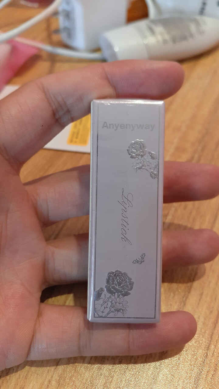 艾樱（Anyenyway ）口红不易掉色不易沾杯补水保湿润唇膏3.5g两支8折孕妇可用 L01#玫瑰色怎么样，好用吗，口碑，心得，评价，试用报告,第2张