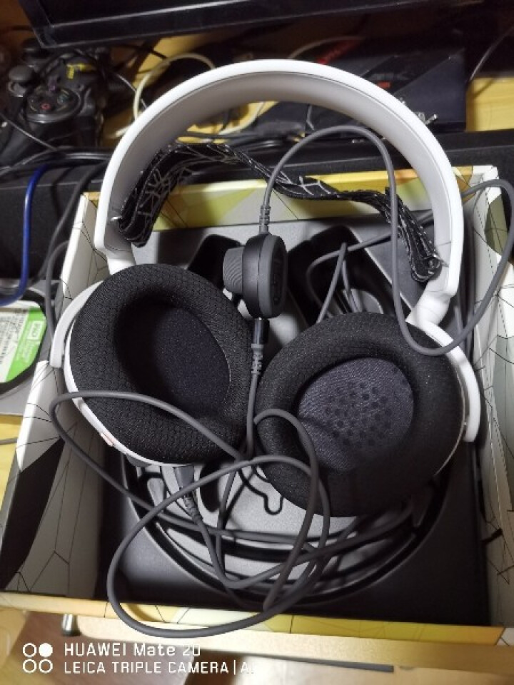 赛睿（SteelSeries）Arctis 寒冰 5 RGB灯光 绝地求生吃鸡利器 专业级麦克风 游戏耳机耳麦 白色怎么样，好用吗，口碑，心得，评价，试用报告,第4张