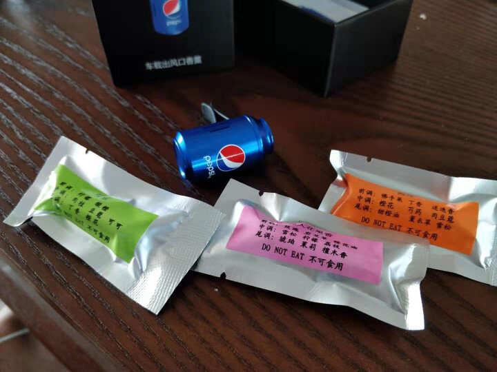 百事（pepsi）车载香水 汽车香水空调出风口车用香水饰品 汽车用品固体香薰 车上内除异味香膏棒 合金百事小可乐罐香薰,第6张