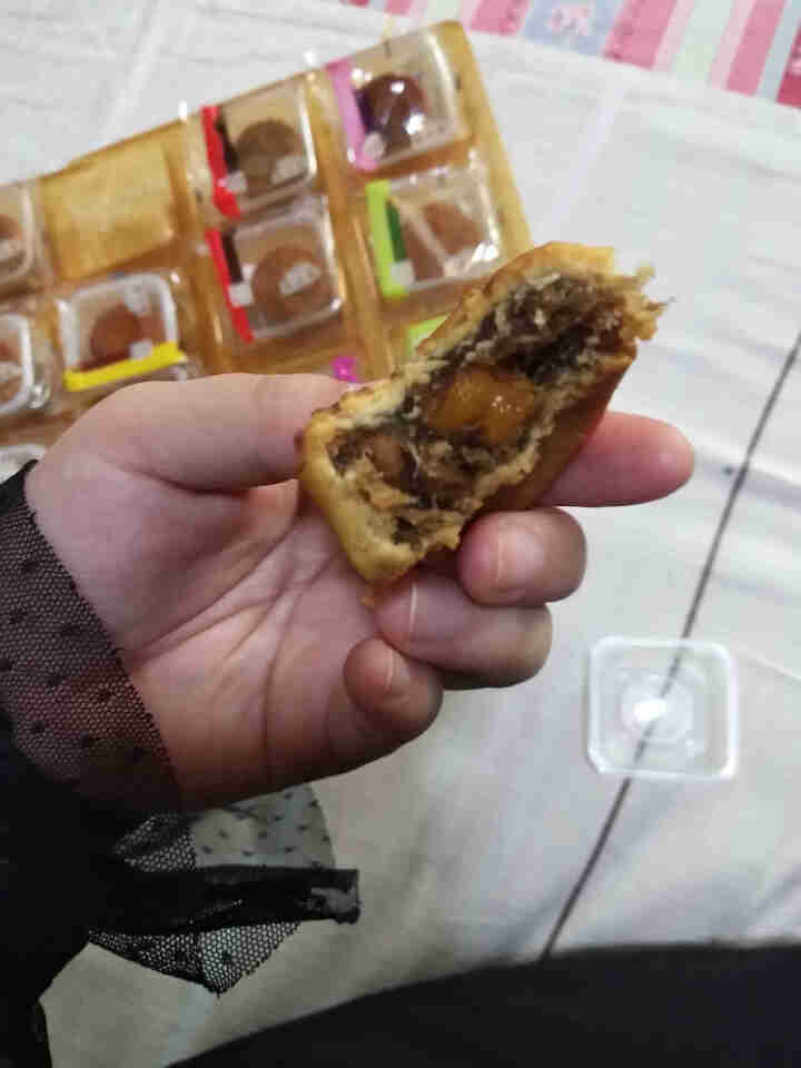 月饼礼盒 金苹果 广式传统月饼蛋黄莲蓉豆沙中秋节礼品月饼礼盒 团圆礼420g怎么样，好用吗，口碑，心得，评价，试用报告,第4张