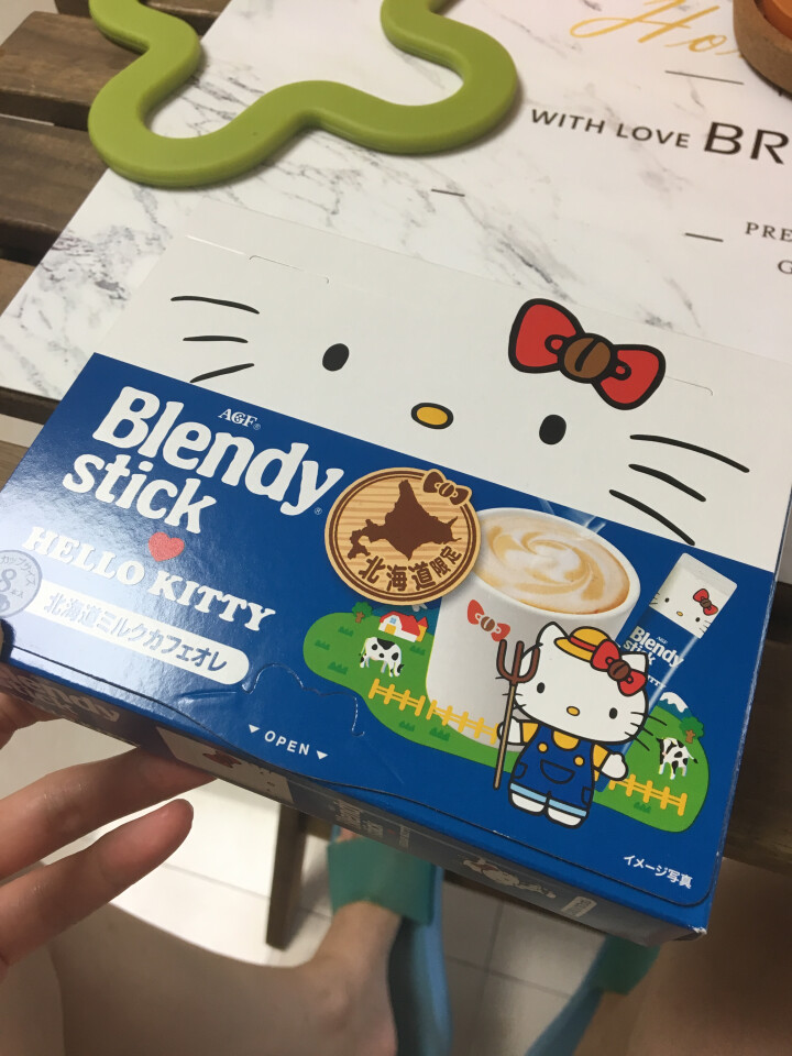 日本进口 AGF blendy hello kitty限定速溶草莓牛奶奶茶 冷热冲调剂 礼盒装 牛奶咖啡8条装怎么样，好用吗，口碑，心得，评价，试用报告,第2张