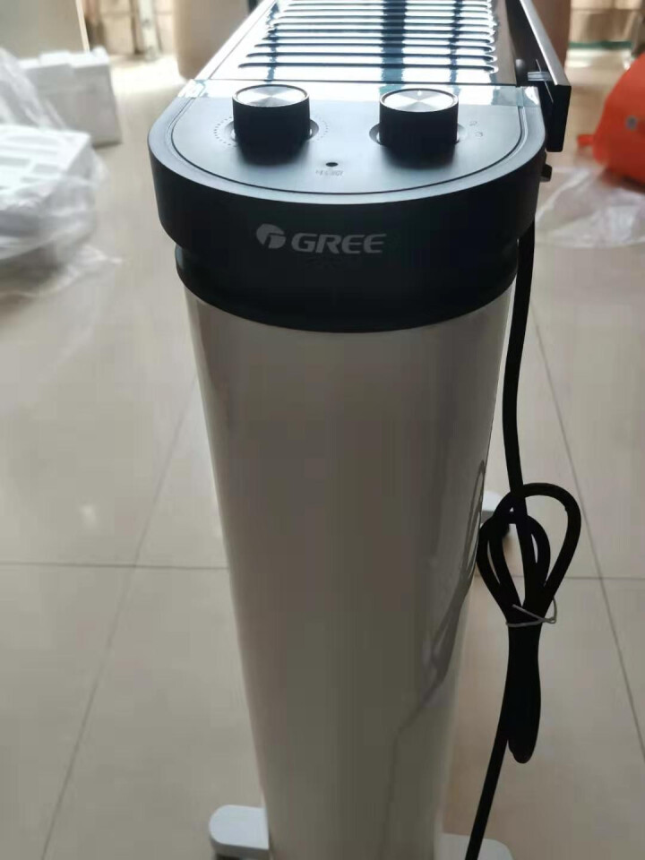 格力(GREE)取暖器家用电暖器电热油汀 客厅卧室移动防烫加湿干衣电暖气片折叠油酊电暖炉速热暖风机 NDY20,第5张