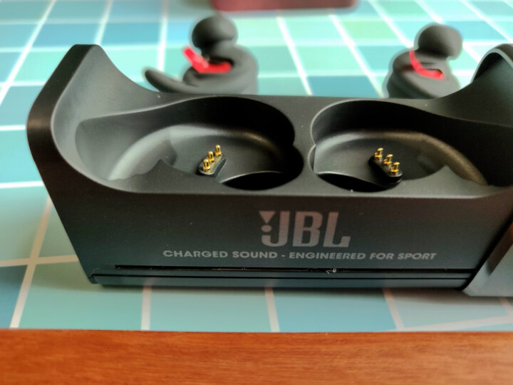 JBL UA FLASH真无线蓝牙运动耳机 入耳式环境感知防水跑步耳机 金属充电盒双耳通话耳塞 UA小黑盒怎么样，好用吗，口碑，心得，评价，试用报告,第5张