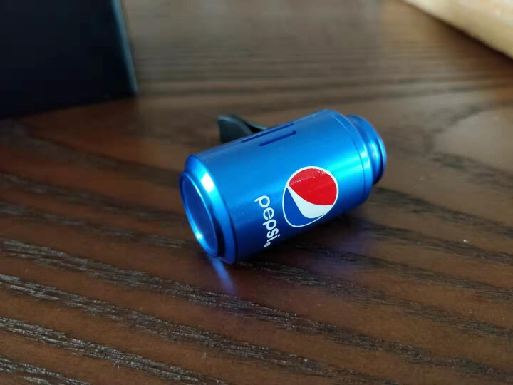 百事（pepsi）车载香水 汽车香水空调出风口车用香水饰品 汽车用品固体香薰 车上内除异味香膏棒 合金百事小可乐罐香薰,第4张