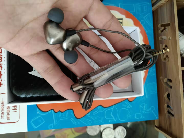 徕声（AUGLAMOUR） 徕声 F100 入耳式重低音耳机 hifi运动挂耳金属耳机 非平头耳塞 带麦版怎么样，好用吗，口碑，心得，评价，试用报告,第4张