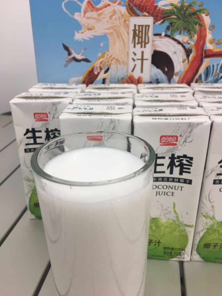 盼盼 椰子汁 植物蛋白饮料 椰奶椰子水 250ml*12瓶 整箱 礼盒装 250ml*12瓶 国潮礼盒装怎么样，好用吗，口碑，心得，评价，试用报告,第5张