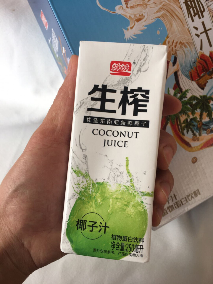 盼盼 椰子汁 植物蛋白饮料 椰奶椰子水 250ml*12瓶 整箱 礼盒装 250ml*12瓶 国潮礼盒装怎么样，好用吗，口碑，心得，评价，试用报告,第6张