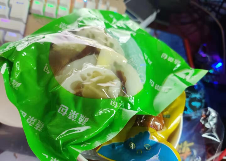 网红嗨一桶懒人食品东北骨汤速食自助方便粉丝牛肉丸带重庆成都四川风味麻辣烫底料火锅4桶装荤素菜搭 牛肉丸麻辣烫1桶怎么样，好用吗，口碑，心得，评价，试用报告,第3张