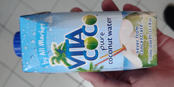 唯他可可（Vita Coco）天然椰子水进口NFC果汁饮料330ml*4瓶怎么样，好用吗，口碑，心得，评价，试用报告,第3张