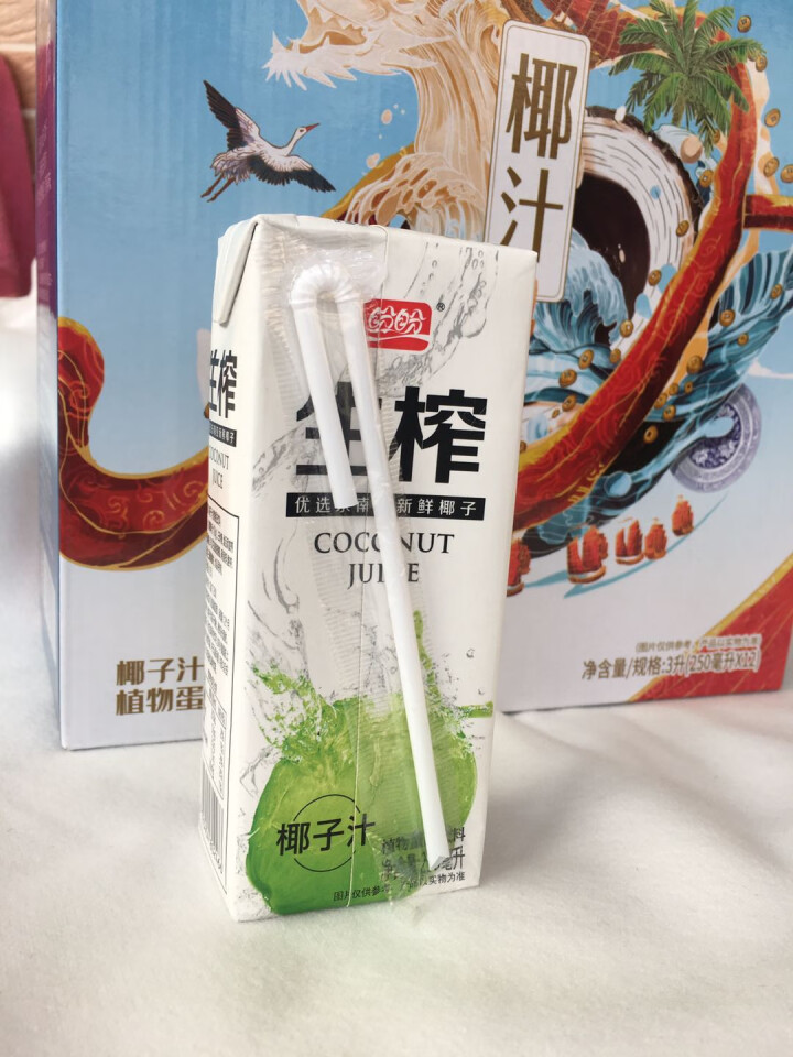 盼盼 椰子汁 植物蛋白饮料 椰奶椰子水 250ml*12瓶 整箱 礼盒装 250ml*12瓶 国潮礼盒装怎么样，好用吗，口碑，心得，评价，试用报告,第2张