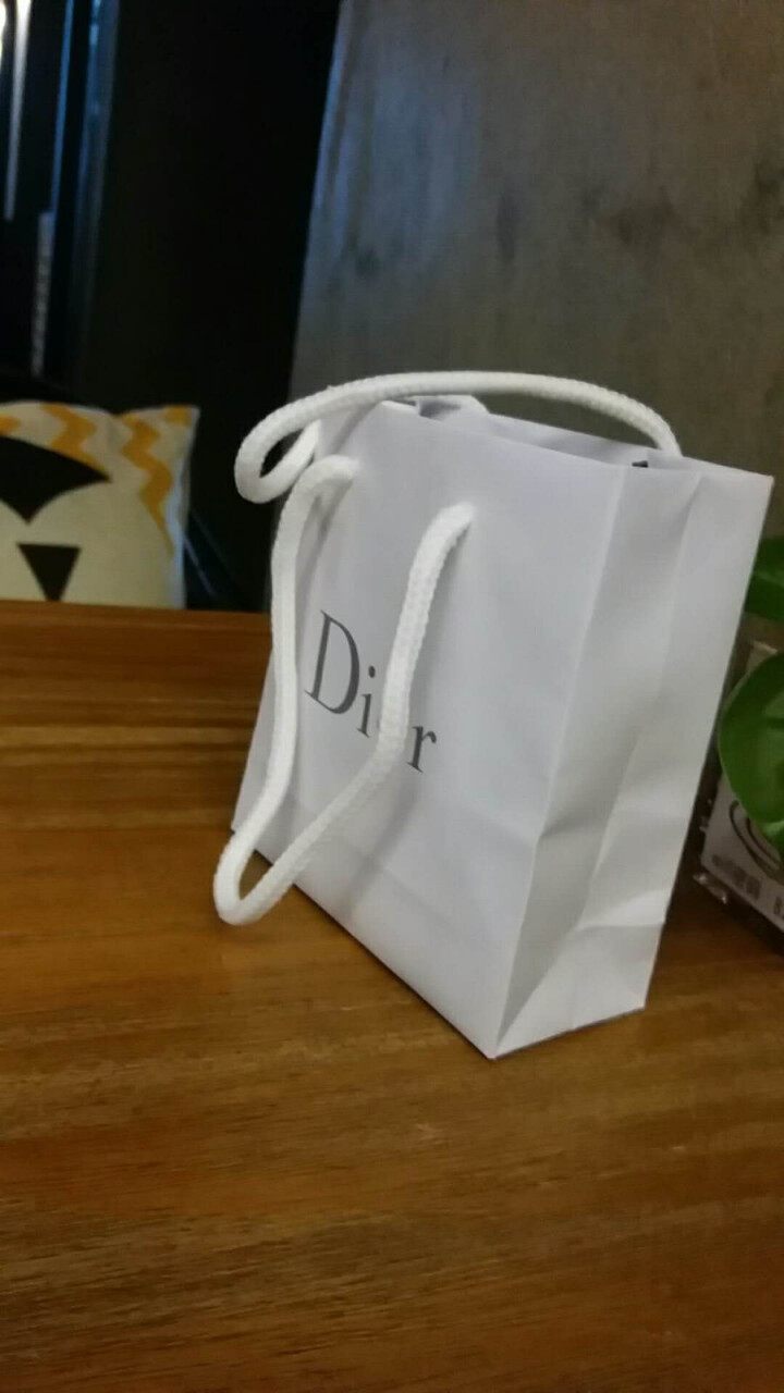 迪奥（Dior） 【专柜正品】Dior迪奥口红女士唇膏 烈艳蓝金999#滋润赠礼盒礼袋怎么样，好用吗，口碑，心得，评价，试用报告,第2张