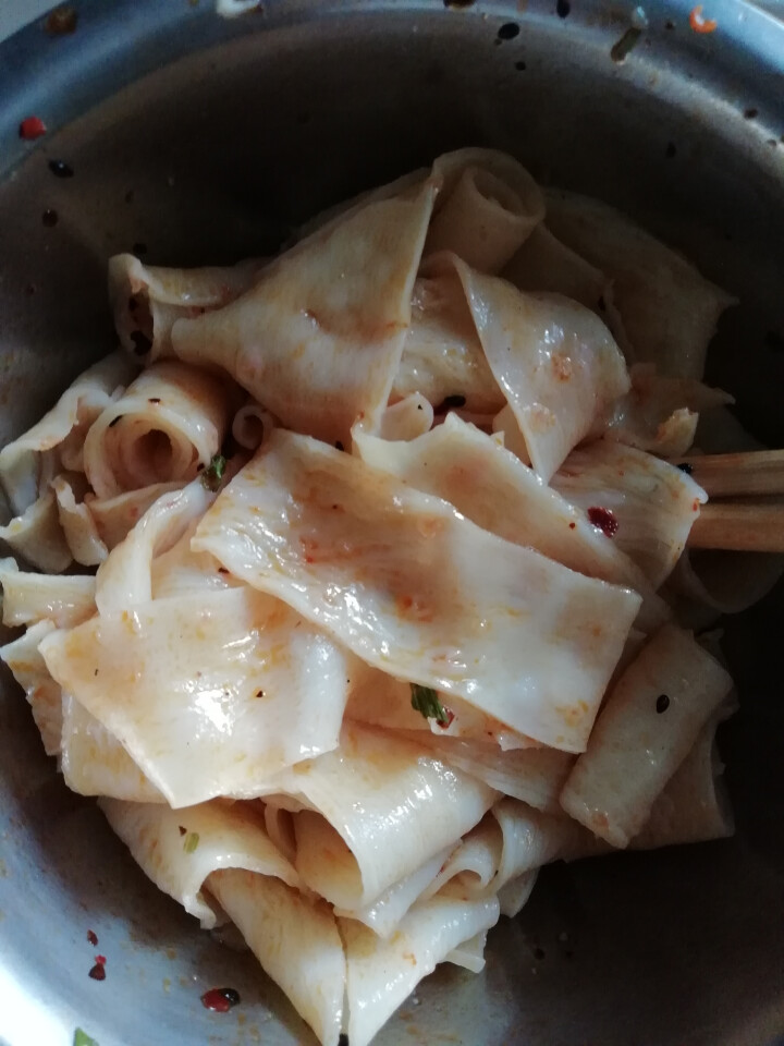 阿宽旅行套餐 重庆小面酸辣味 麻辣味 铺盖面红油面皮 方便面干拌面6碗装 阿宽红油面皮1袋怎么样，好用吗，口碑，心得，评价，试用报告,第3张