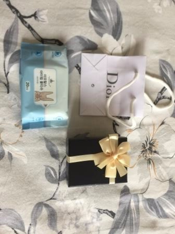 迪奥（Dior） 【专柜正品】Dior迪奥口红女士唇膏 烈艳蓝金999#滋润（天津发货）怎么样，好用吗，口碑，心得，评价，试用报告,第2张