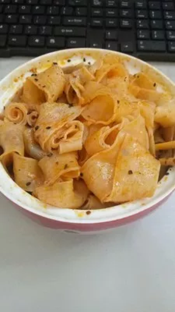 阿宽旅行套餐 重庆小面酸辣味 麻辣味 铺盖面红油面皮 方便面干拌面6碗装 阿宽红油面皮1袋怎么样，好用吗，口碑，心得，评价，试用报告,第4张